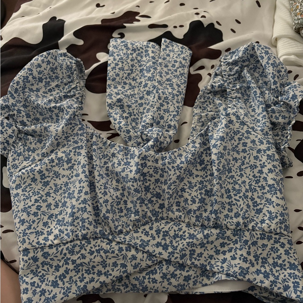 Floral Blue and White Crop Top with Puff Sleeves